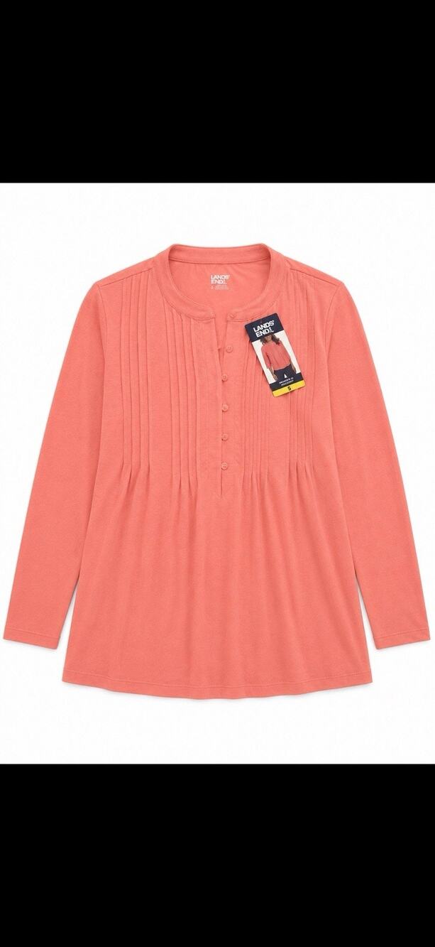 Woman Small Button Front Pontic Top